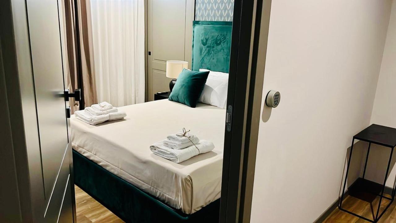 Palazzo Gatto Bianco Hotel Bari Kültér fotó