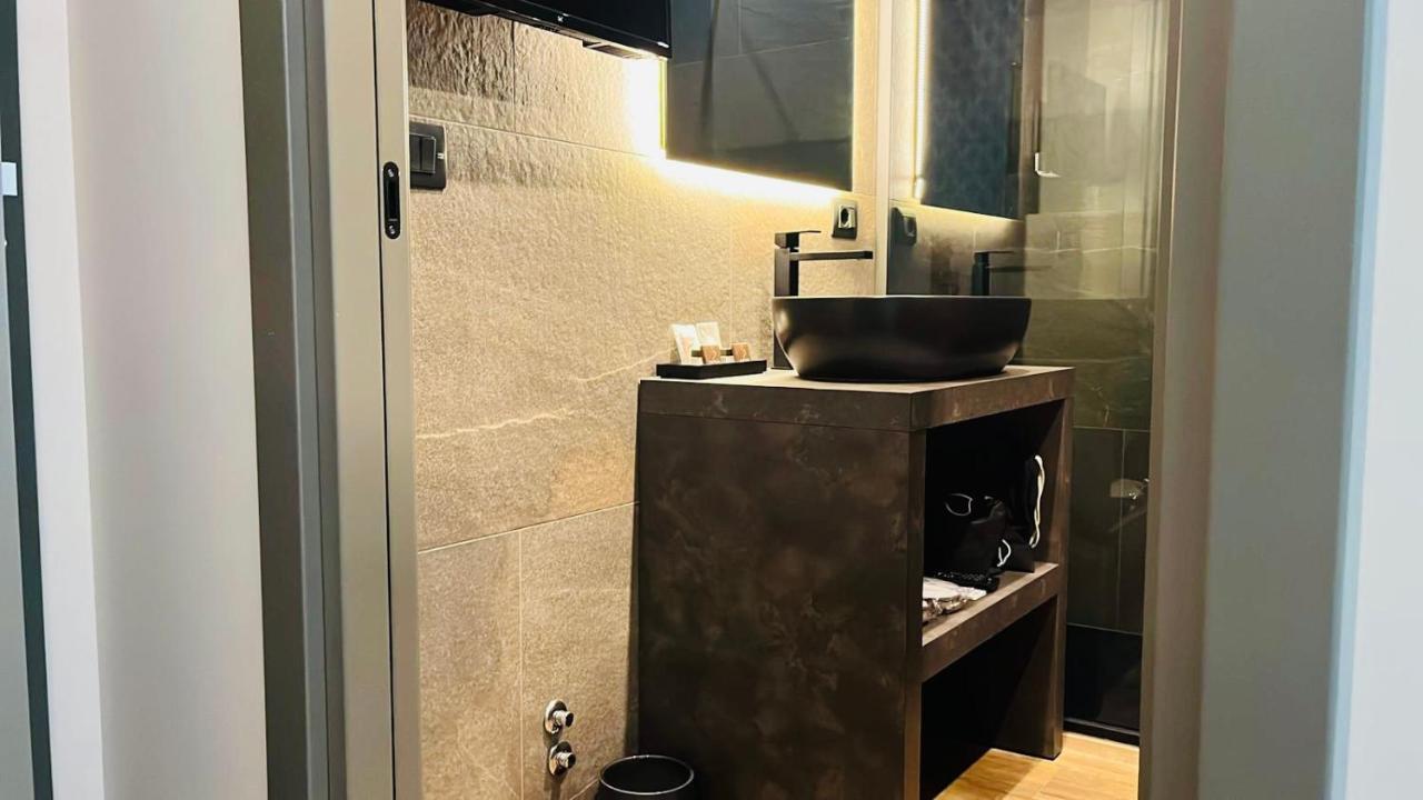 Palazzo Gatto Bianco Hotel Bari Kültér fotó